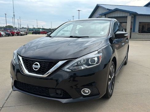 Used 2019 Nissan Sentra SR FWD image 2