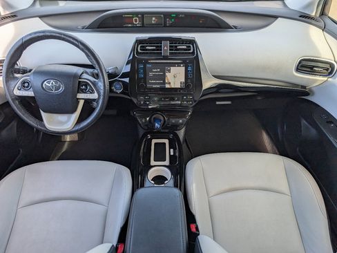 Used 2016 Toyota Prius Three Touring w/ Preferred Accessory Package image 4