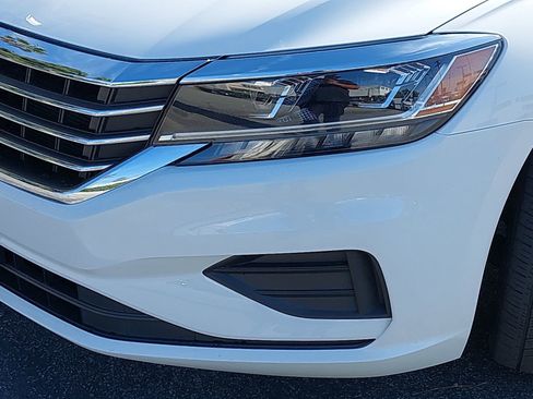 Used 2022 Volkswagen Passat 2.0T SE image 30