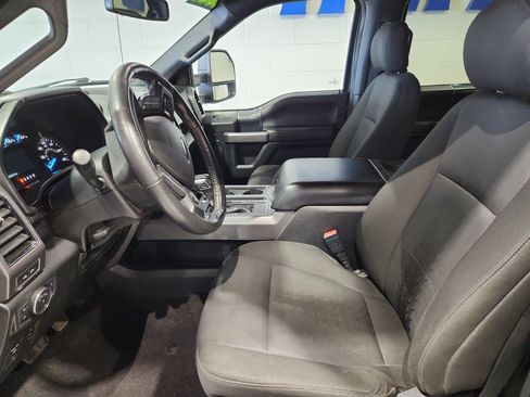 Used 2020 Ford F150 XLT w/ Equipment Group 302A Luxury AWD/4WD image 4