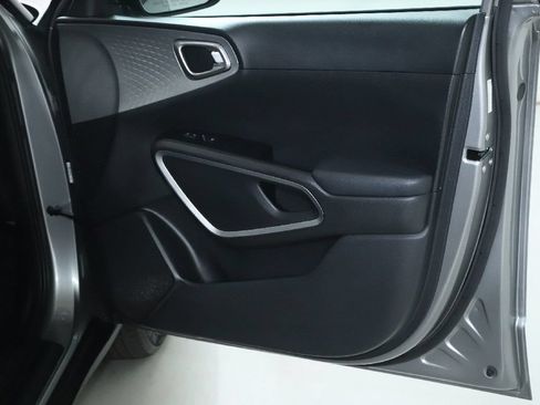 Used 2023 Kia Soul LX FWD image 31