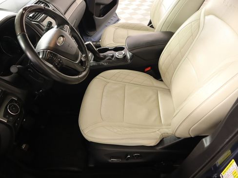 Used 2018 Ford Explorer Platinum image 12