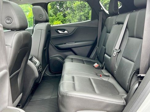 Used 2019 Chevrolet Blazer LT w/ Sun and Wheels Package FWD image 18