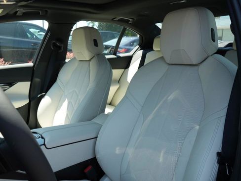 New 2027 BMW 530i xDrive w/ M Sport Package AWD/4WD image 4