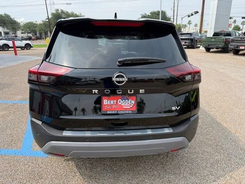 Certified 2023 Nissan Rogue SV w/ SV Premium B Package FWD image 6