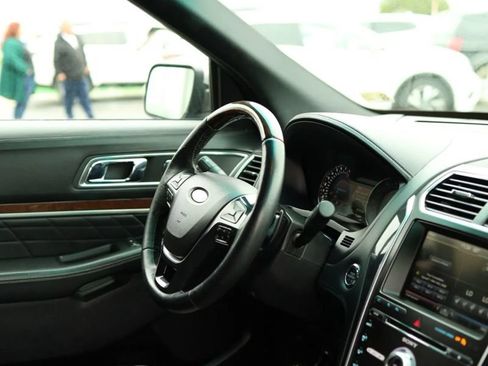 Used 2016 Ford Explorer Platinum AWD/4WD image 43