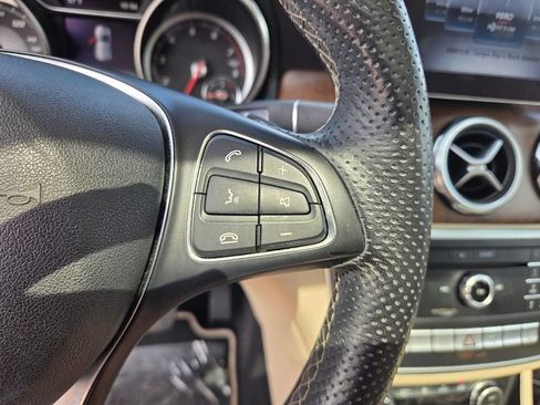 Used 2019 Mercedes-Benz GLA 250 w/ Premium Package image 32