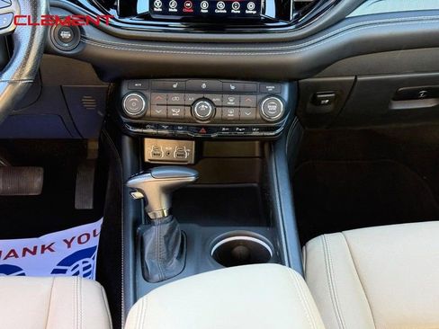 Used 2022 Dodge Durango GT image 18