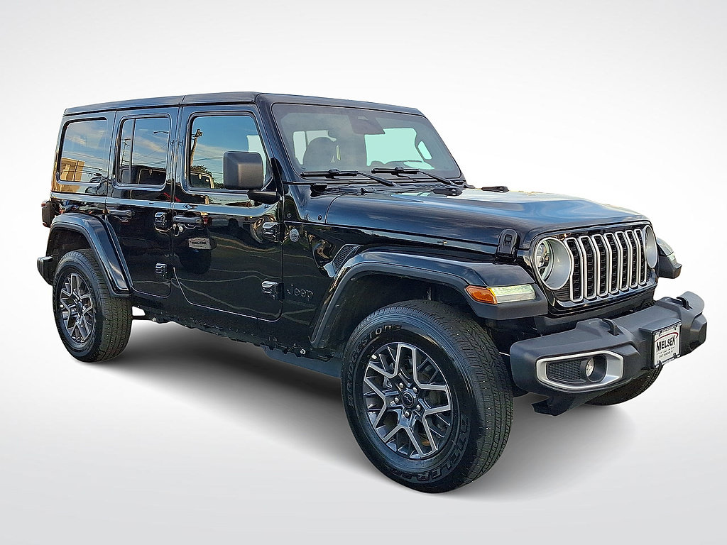 Used 2026 Jeep Wrangler Unlimited Sahara AWD/4WD image 1