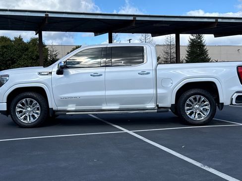 Used 2023 GMC Sierra 1500 Denali w/ Technology Package image 8