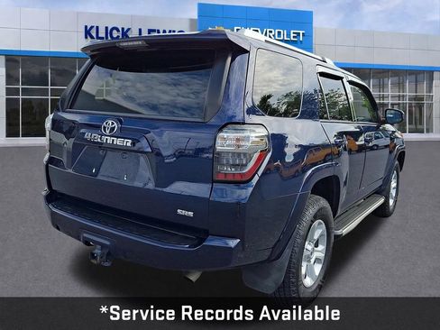 Used 2018 Toyota 4Runner SR5 AWD/4WD image 8