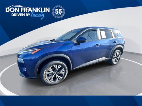 Used 2023 Nissan Rogue SV image 1