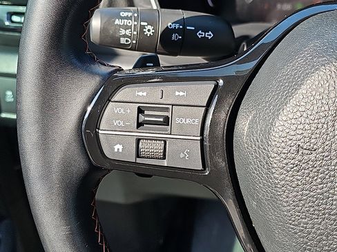 Used 2025 Honda Pilot Sport image 22