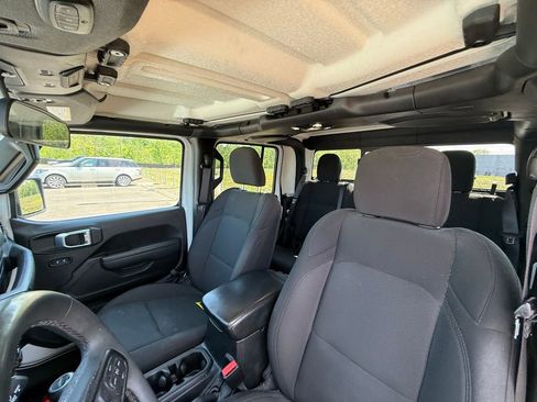 Used 2023 Jeep Gladiator Sport AWD/4WD image 21