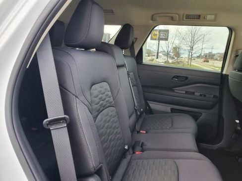 New 2025 Nissan Pathfinder SV w/ Cargo Package image 15