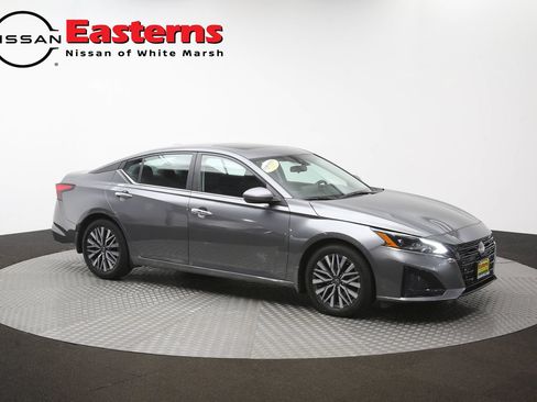 Used 2023 Nissan Altima 2.5 SV w/ SV Premium Package FWD image 48