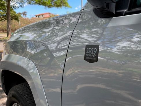 Used 2019 Toyota Tacoma SR5 image 9