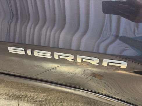 Used 2025 GMC Sierra 1500 SLT image 8