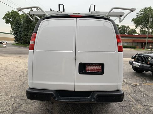Used 2017 Chevrolet Express 2500 image 7