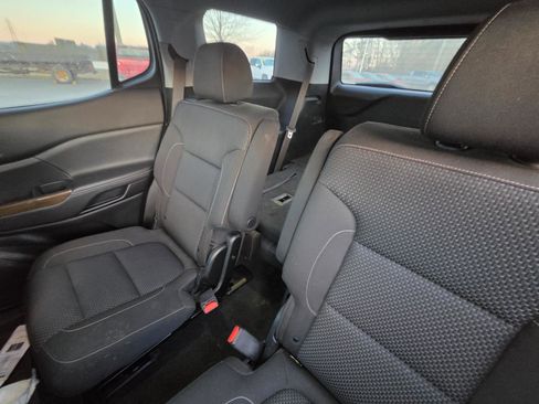 Used 2023 GMC Acadia SLE w/ Driver Convenience Package image 8