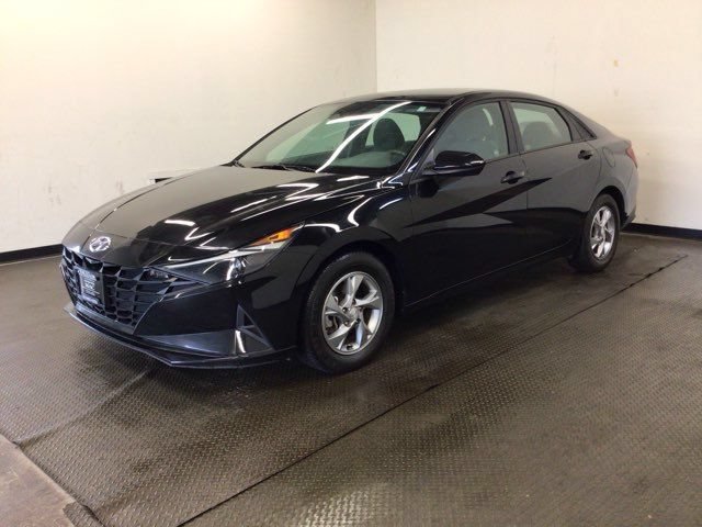 Used 2021 Hyundai Elantra SE FWD image 3