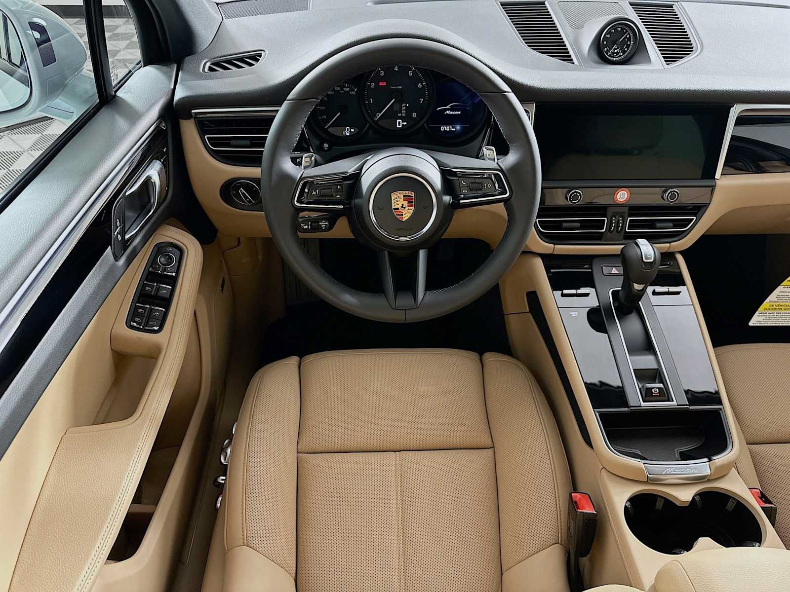 Used 2026 Porsche Macan AWD/4WD image 24