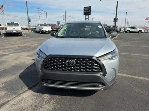 Used 2022 Toyota Corolla Cross L image 3