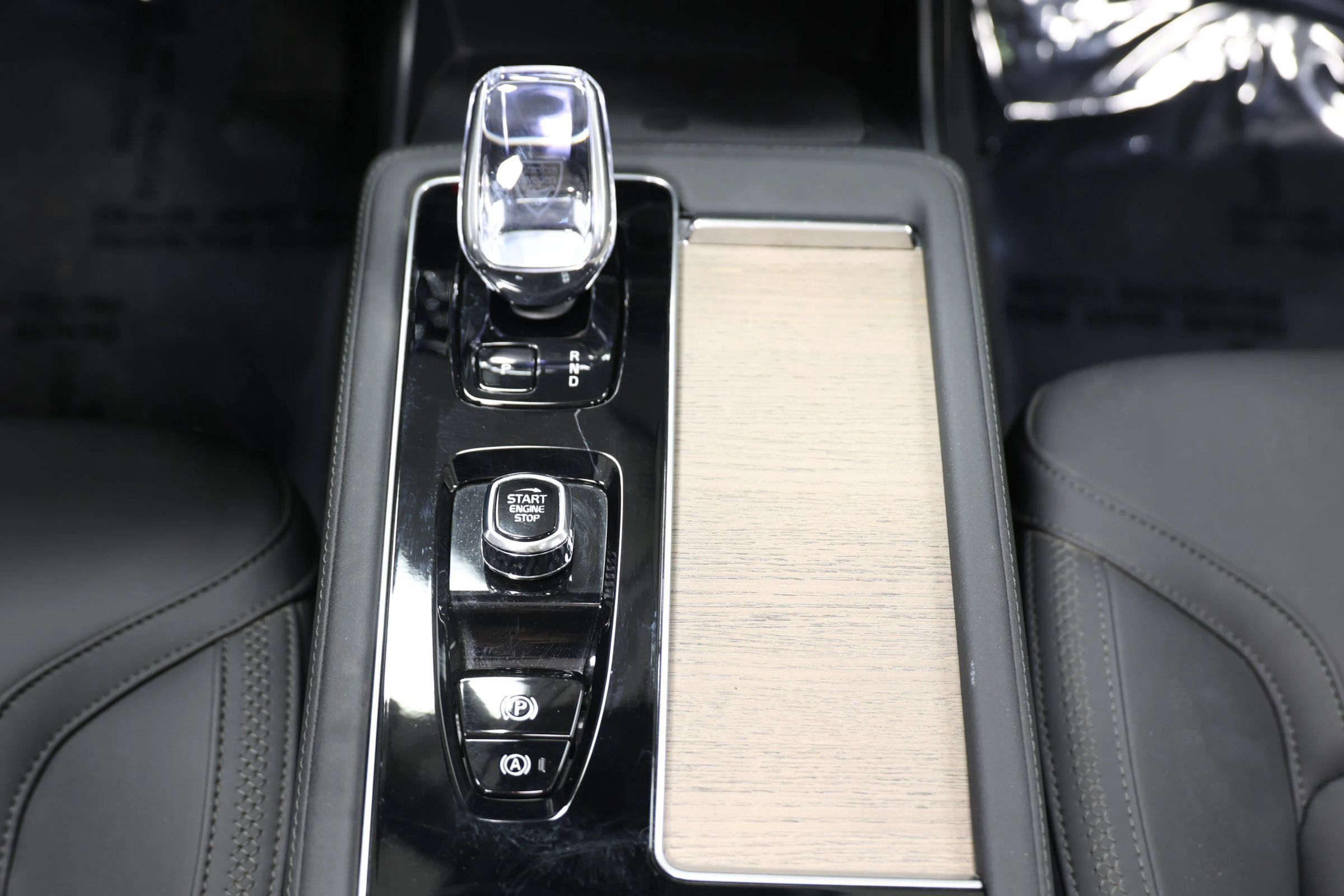 Used 2025 Volvo XC90 T8 Plus w/ Protection Package Premier AWD/4WD image 37