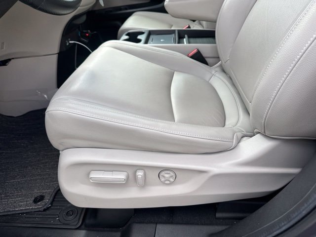 Used 2025 Honda Odyssey EX-L image 13