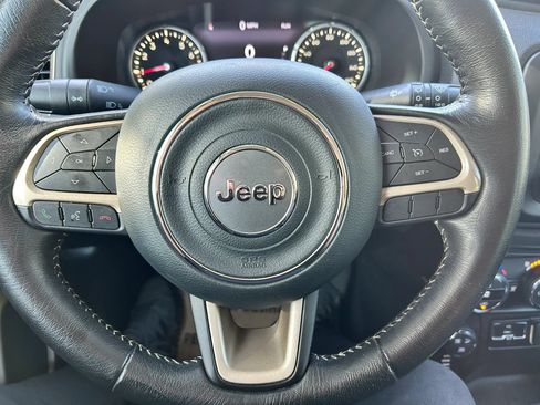Used 2017 Jeep Renegade Trailhawk AWD/4WD image 18