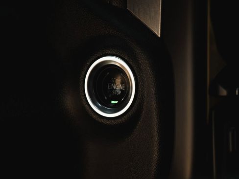 Used 2021 GMC Sierra 1500 SLT image 26