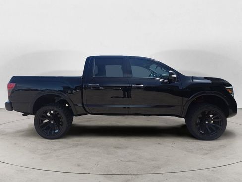 Used 2021 Nissan Titan PRO-4X w/ Pro-4x Convenience Package AWD/4WD image 6