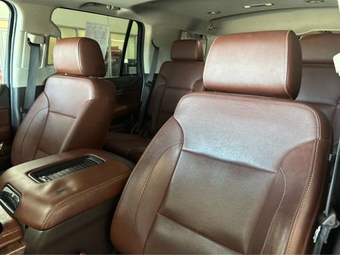 Used 2018 Chevrolet Tahoe Premier AWD/4WD image 25