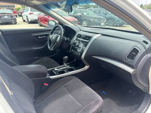 Used 2013 Nissan Altima 2.5 S FWD image 22