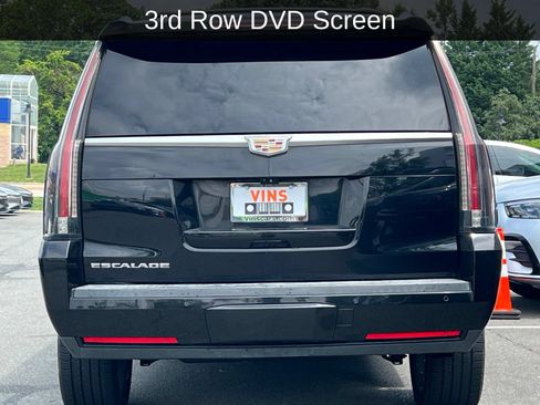 Used 2018 Cadillac Escalade ESV Premium Luxury AWD/4WD image 11