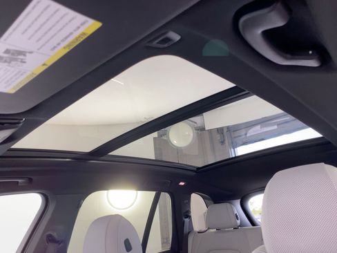 Certified 2024 BMW X5 sDrive40i w/ M Sport Package image 12