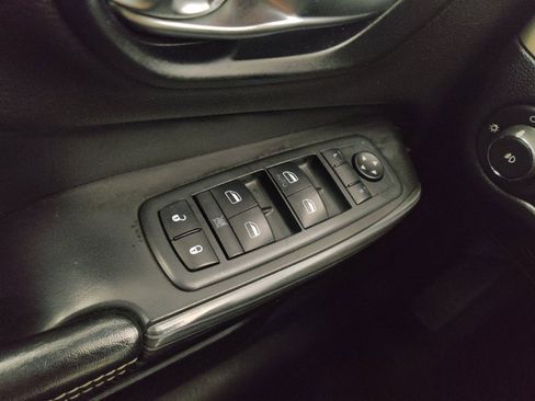Used 2014 Jeep Cherokee Limited FWD image 27