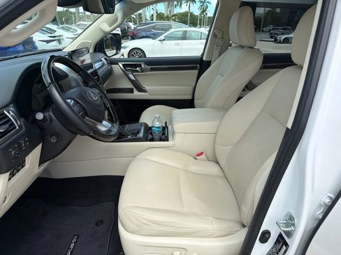 Used 2023 Lexus GX 460 Luxury w/ Accessory Package AWD/4WD image 7