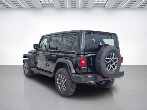 New 2026 Jeep Wrangler Unlimited Sahara AWD/4WD image 5
