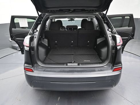 Used 2019 Jeep Cherokee Latitude w/ Popular Appearance Group FWD image 11
