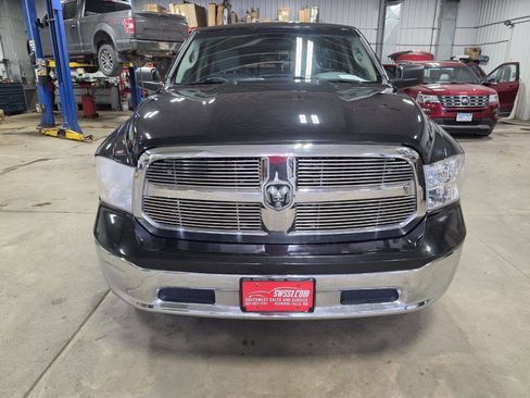 Used 2017 RAM 1500 Classic SLT AWD/4WD image 3