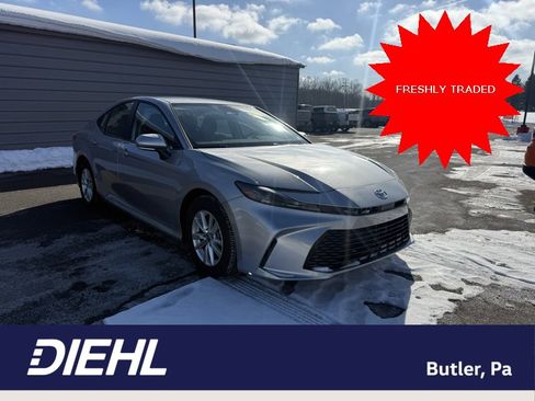 Used 2025 Toyota Camry LE image 1
