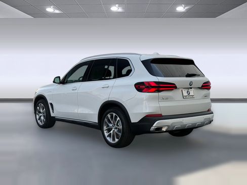 New 2026 BMW X5 xDrive50e w/ Executive Package image 3