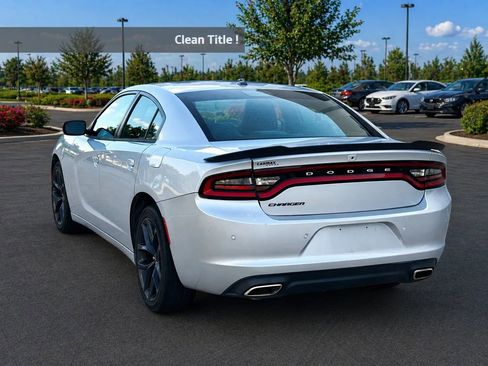 Used 2019 Dodge Charger SXT w/ Blacktop Package RWD image 3