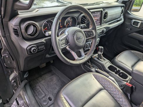 Used 2021 Jeep Wrangler Unlimited Sahara AWD/4WD image 14