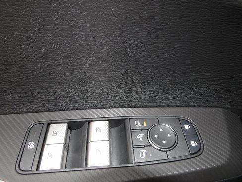 New 2026 Mitsubishi Outlander SE image 18