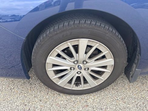 Used 2018 Subaru Impreza 2.0i Premium AWD/4WD image 11