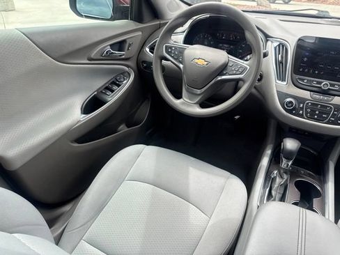 Used 2021 Chevrolet Malibu LT FWD image 15