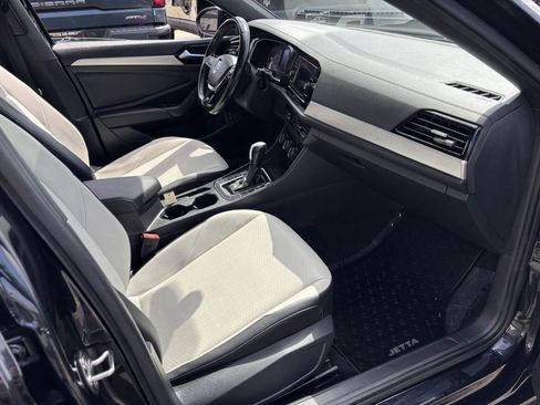Used 2020 Volkswagen Jetta R-Line FWD image 32