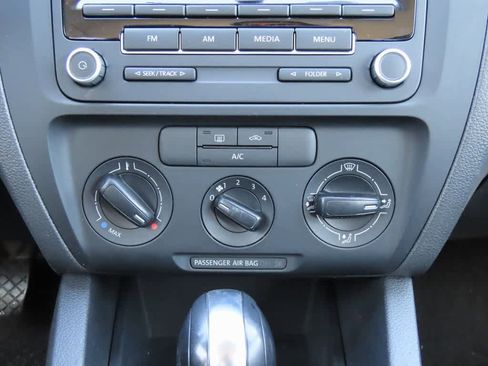 Used 2014 Volkswagen Jetta S image 19